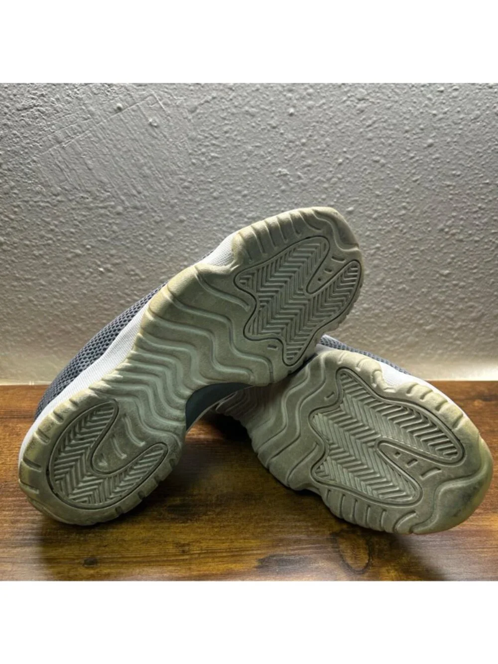 Air Jordan Size 5Y Future Low Sneakers, Gray Mesh